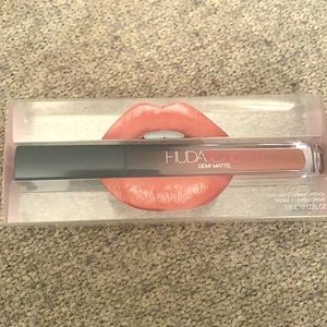 Huda beauty lipstick-day slayer